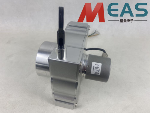 拉線位移編碼器可以通過滑輪轉(zhuǎn)盤機構(gòu)進行過渡